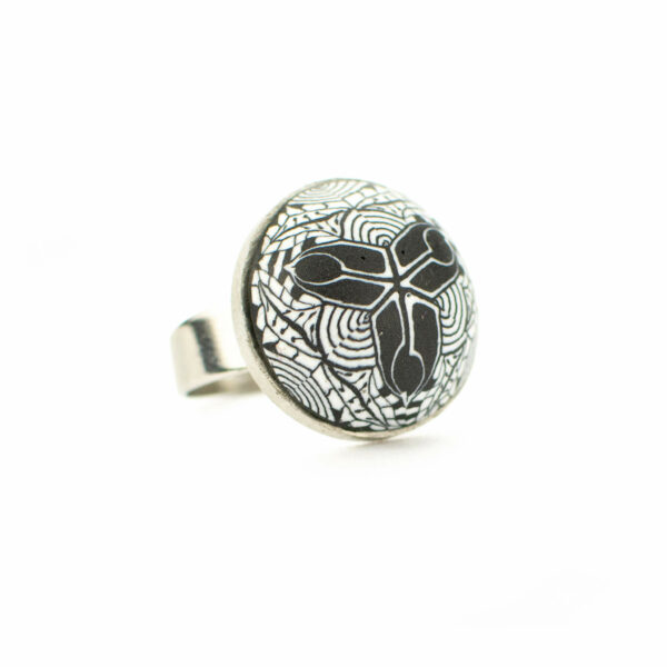 Anillo, artesanal, artesanía, millefiori, caleidoscopio, colores, blanco y negro